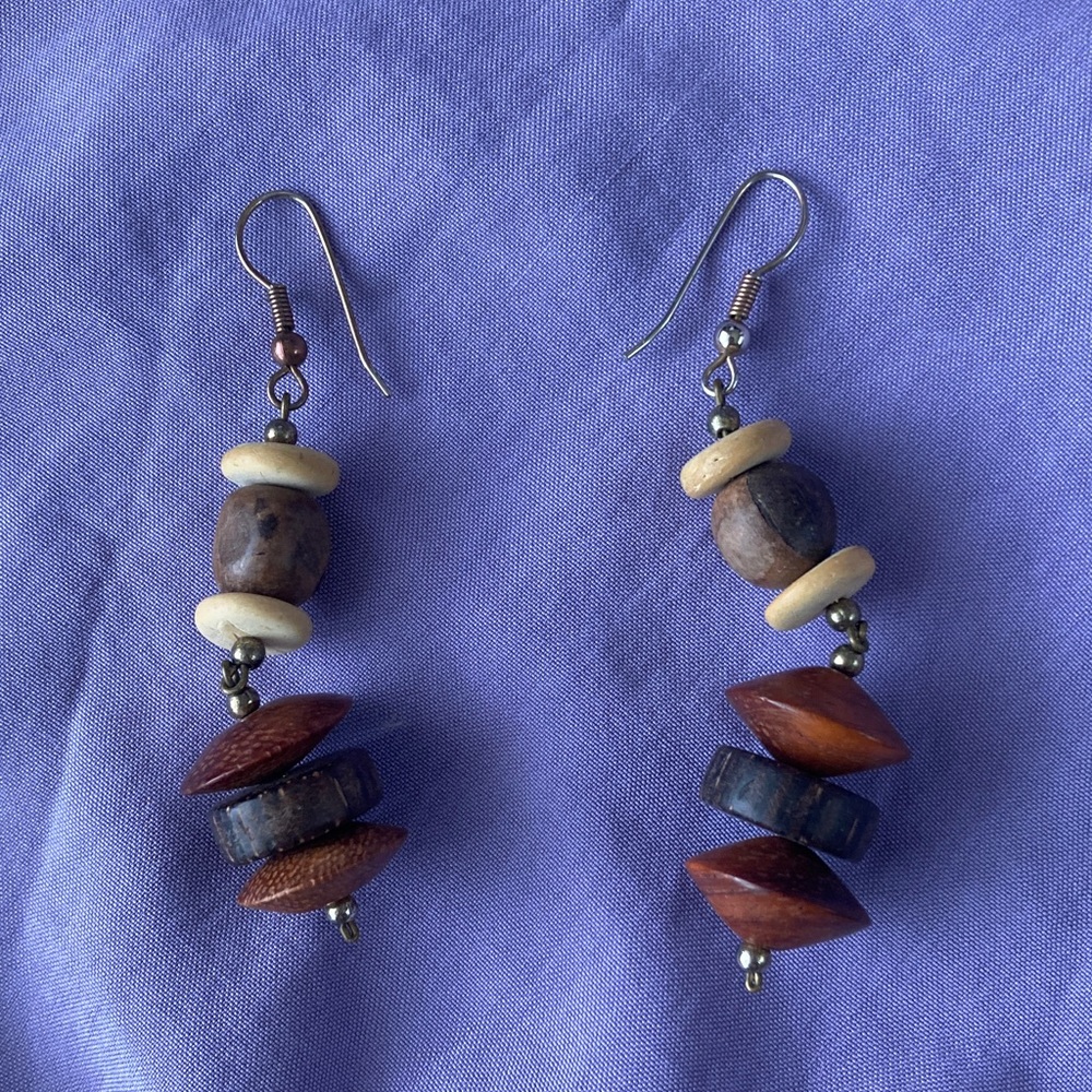 Vtg Boho Artsy Wood Bead and Disk Necklace + Earrings Set (80’s) - Picture 2 of 7
